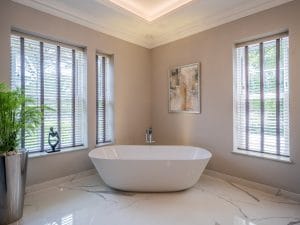 His Master En Suite